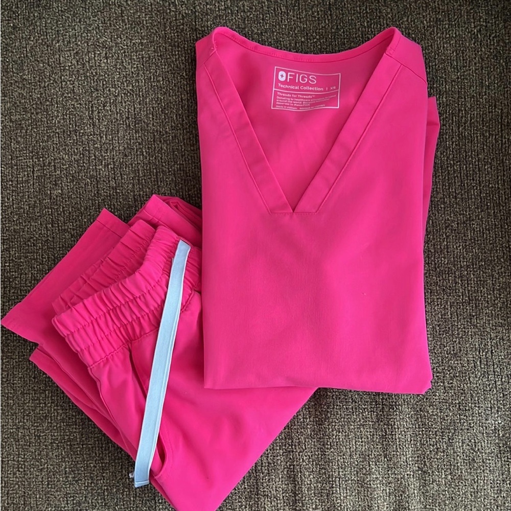 FIGS shocking pink scrub set